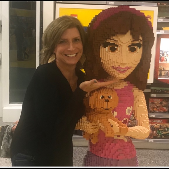 Meet your Posher, Lori - Picture 1 of 1